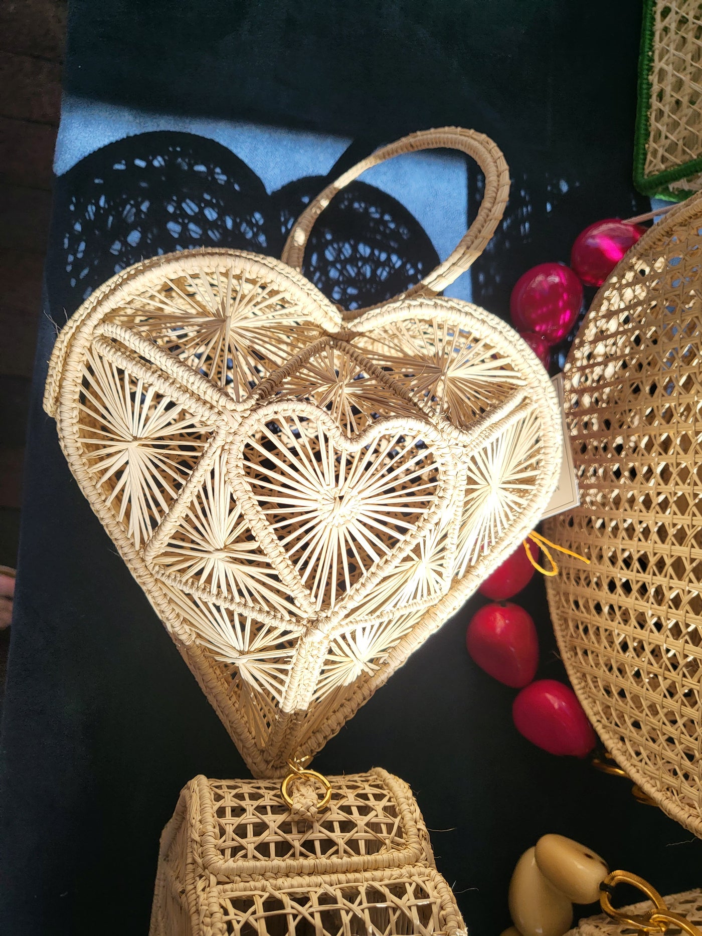 Iraca Palm Bag - 3D Heart Handbag