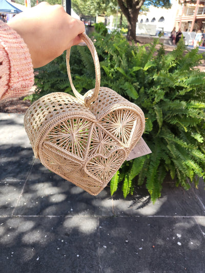 Iraca Palm Bag - 3D Heart Handbag