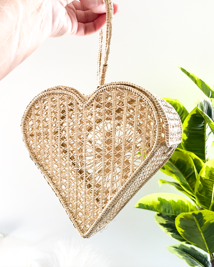 Iraca Palm Bag - Heart Handbag - Choose Color